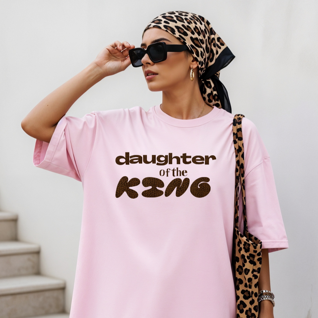 WOMEN'S HEAVYWEIGHT TEE- DAUGHTER OF THE KING