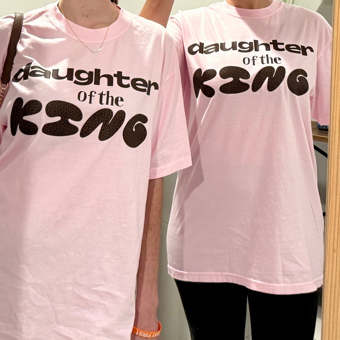 WOMEN'S HEAVYWEIGHT TEE- DAUGHTER OF THE KING